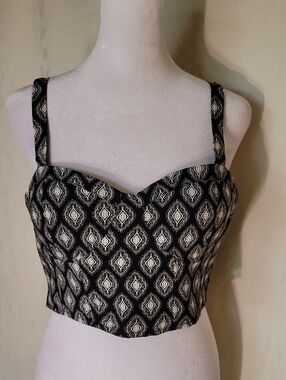 Band of Gypsies Black and White Printed Sweetheart Crop Top